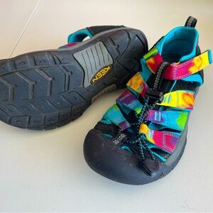 Keen youth girl sandal shoe size 1 rainbow/tie dye